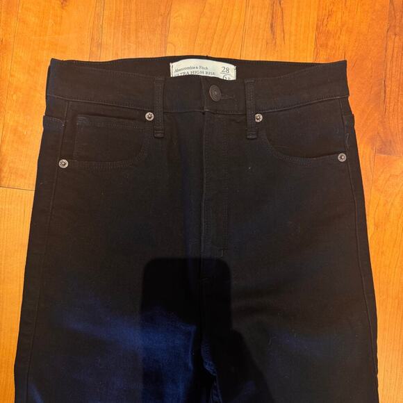 Abercrombie & Fitch High Ultra High Rise Jeans in no fade Black sz 28 / 6 womens - Picture 10 of 10